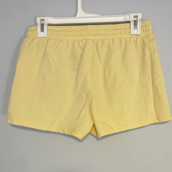 Disney Junior’s Buttercup Yellow Winnie The Pooh Shorts with Pink Shirt Graphic - Picture 2 of 8